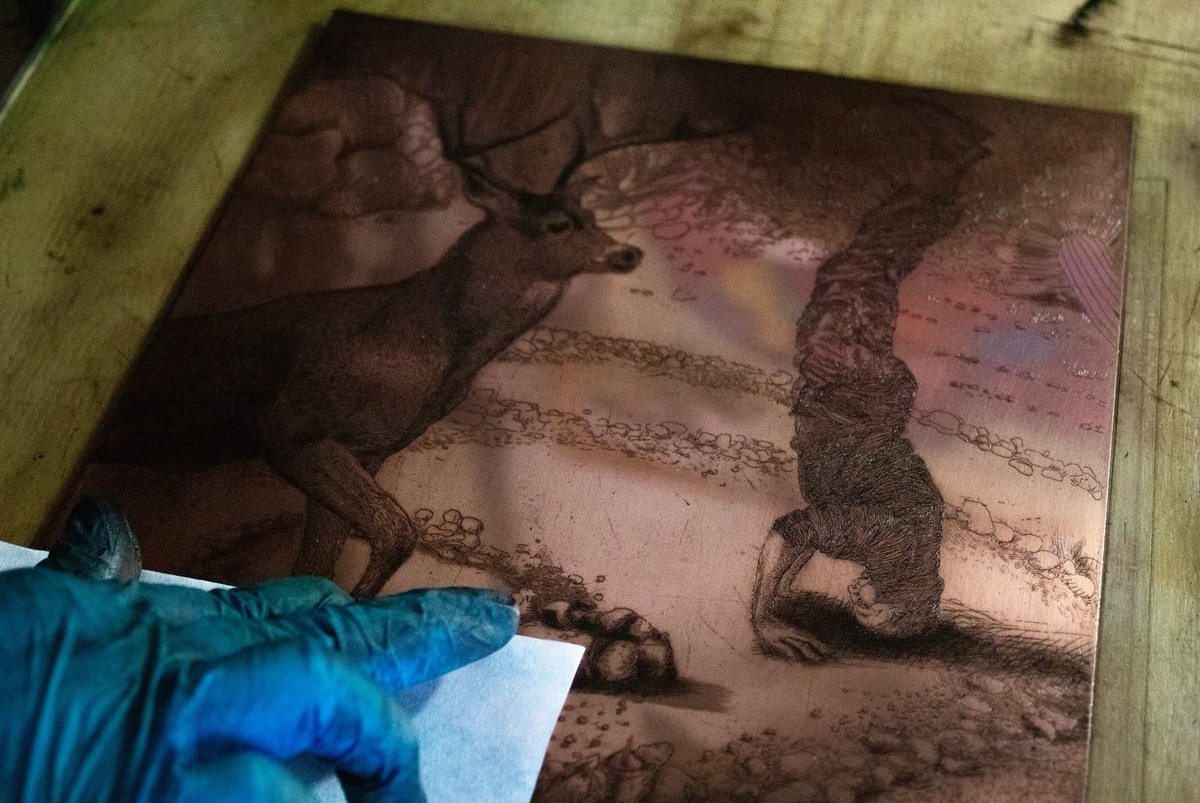 La exposición se compone de las carpetas Venado I y II, acervo del Taller de Gráfica Venado. | Especial