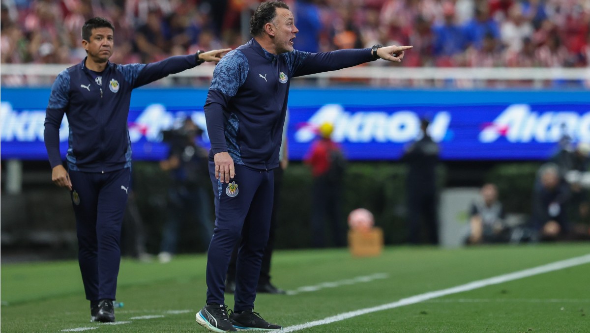 Gabriel Milito destaca las cualidades del jugador mexicano (Mexsport)