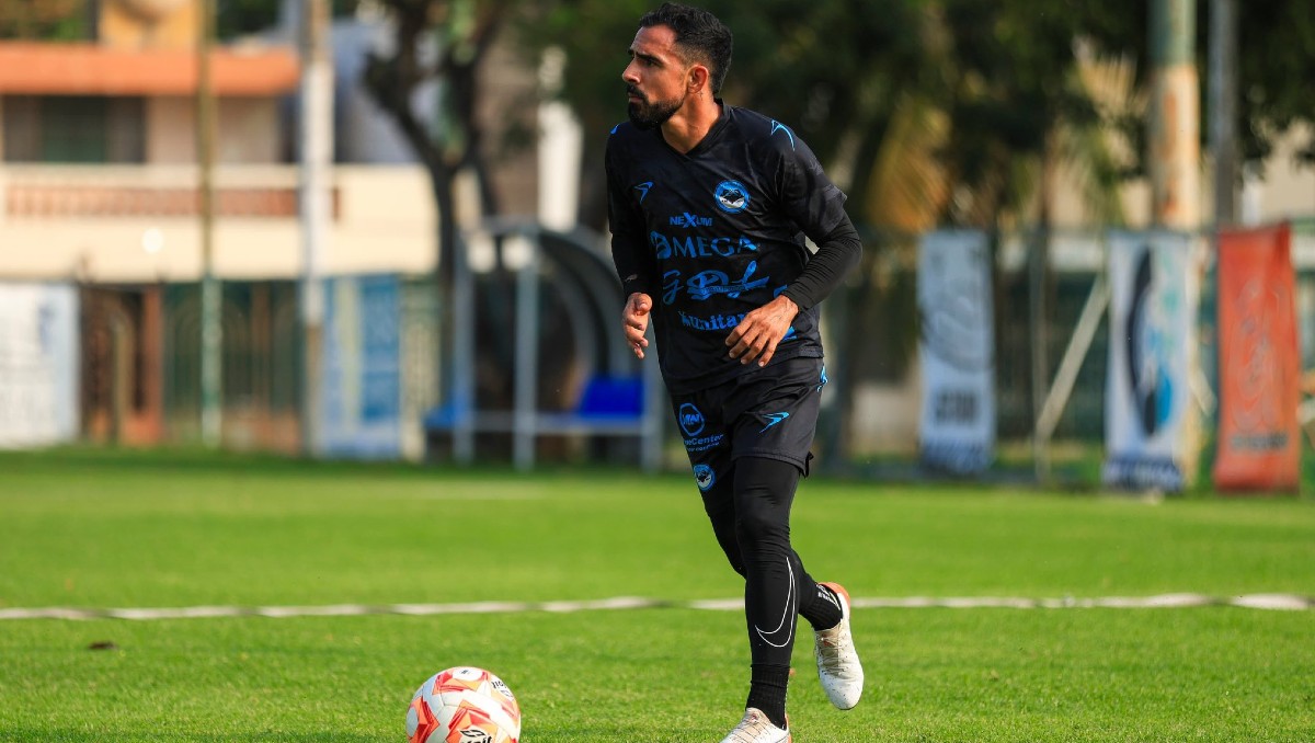 Alonso Escoboza, mediocampista de la Jaiba Brava.