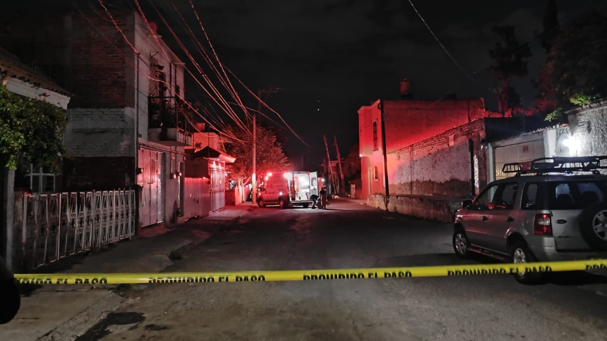 Bomberos de Guadalajara no pudieron rescatar al hombre con vida (Foto: Gloria Reza)