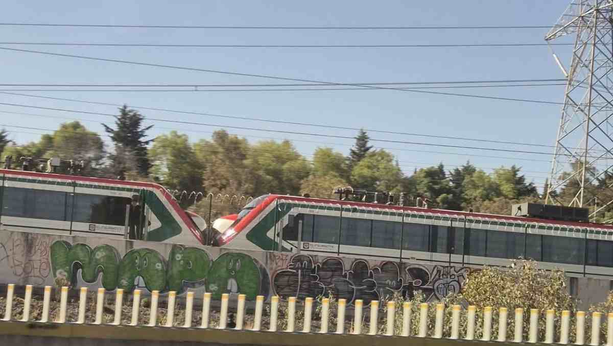 “El Insurgente”, señaló que se presentan retrasos el servicio. Especial