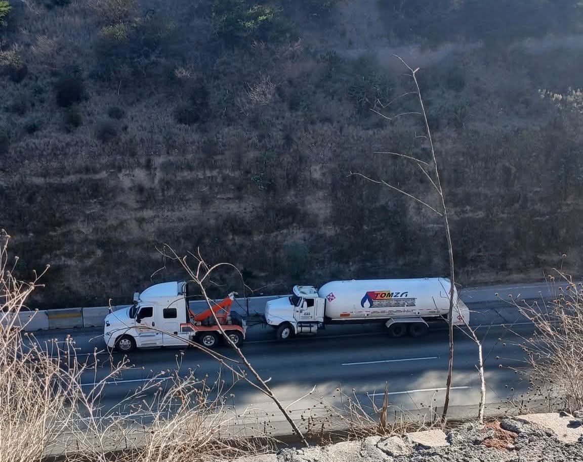 Equipos de emergencia y elementos de seguridad arribaron a la zona.