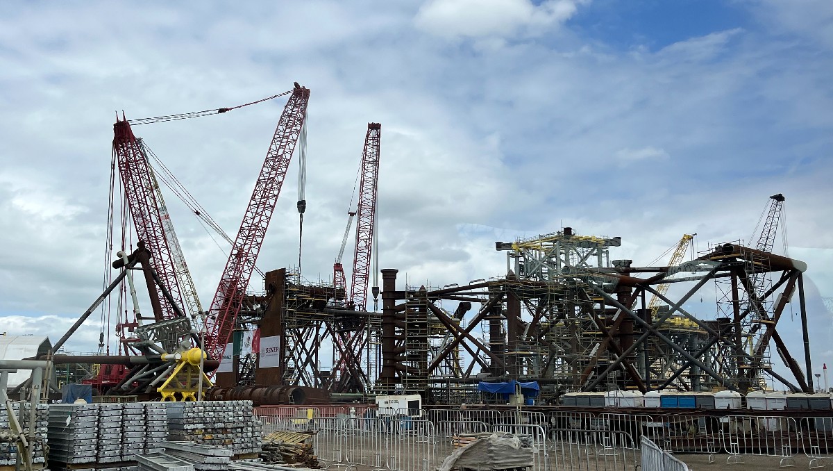 Plataformas de Pemex en construcción en Pueblo Viejo, Veracruz. (Yazmín Sánchez)