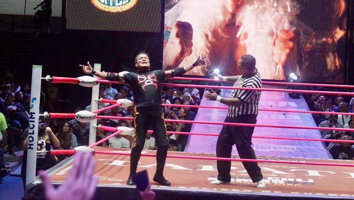 Satánico se retirará esta noche en Homenaje a Dos Leyendas (X: @CMLL_OFICIAL)