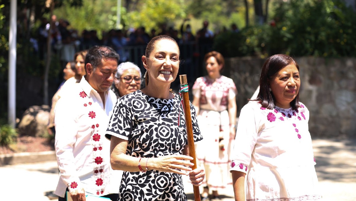 Claudia Sheinbaum en la explanada municipal de Guelatao, Oaxaca. | Foto: Ariana Pérez