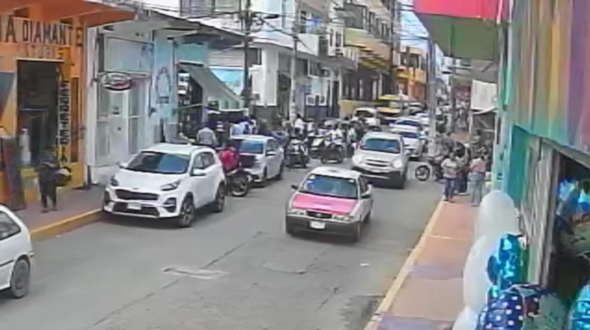 Explosión en taller mecánico del centro de Gutiérrez Zamora. | Especial