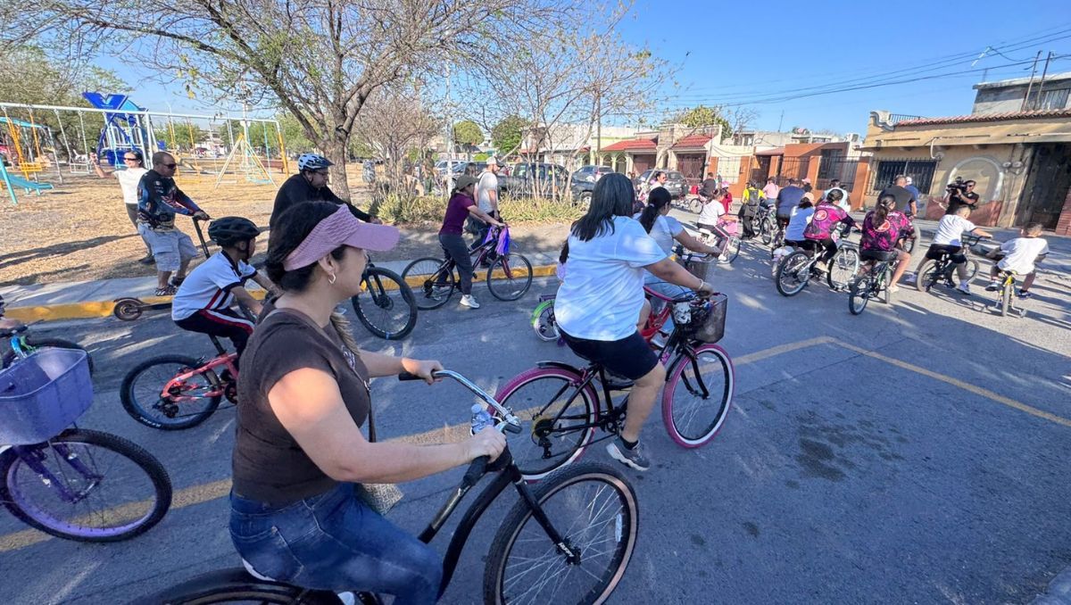 Alrededor de 200 personas se dieron cita para formar parte del recorrido. Fabricio Gallegos