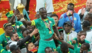 Senegal no lucirá su segunda estrella de campeón de la Copa África durante el mundial, debido a un tema de fabricación