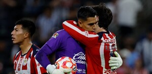 Con un penal atajado por Tala Rangel a Uros Durdevic, Chivas venció a Rayados de Monterrey en la jornada 12 y afianza el liderato de la Liga MX