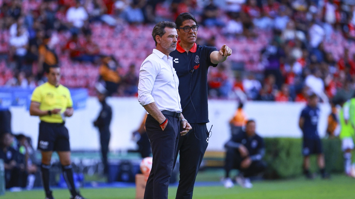 El técnico argentino pidió paciencia a La Fiel pues asegura faltan jugadores diferentes (Foto: MexSport)
