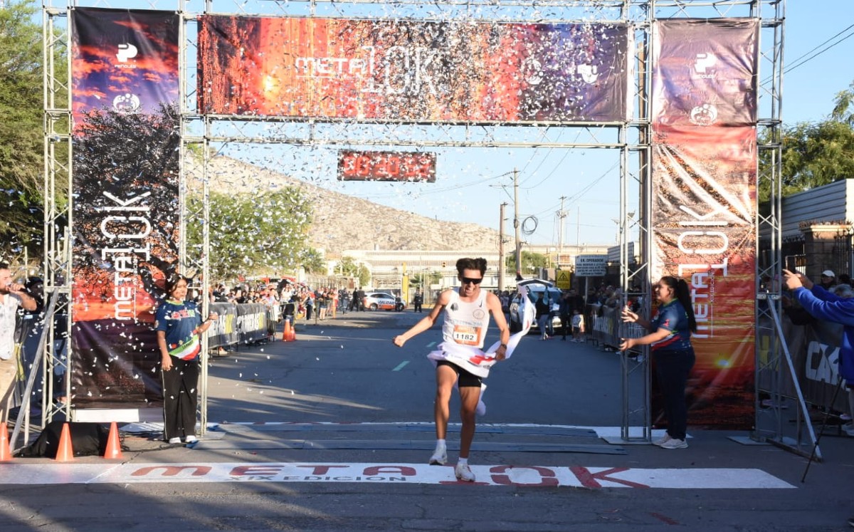 Carrera Meta 10K Peñoles. | Foto: Roberto Amaya