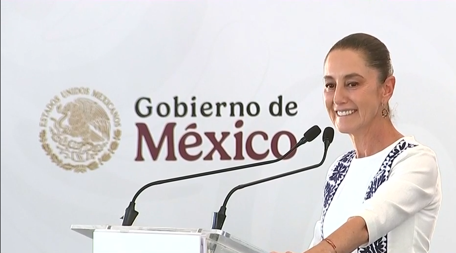 Claudia Sheinbaum honra a traductoras de lenguas indígenas en Oaxaca