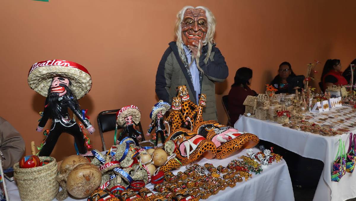 Modernidad y difusión retos para los artesanos poblanos | Melanie Torres