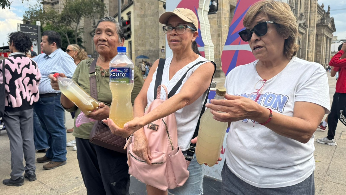 En el Día Mundial del Agua tapatíos reclamaron por la mala calidad de la misma (Foto: Alan Castellanos)