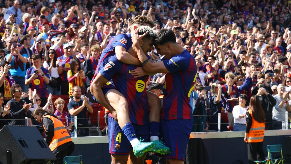Ronald Araujo hizo el gol del triunfo del Barcelona sobre Rayo Vallecano (Reuters)