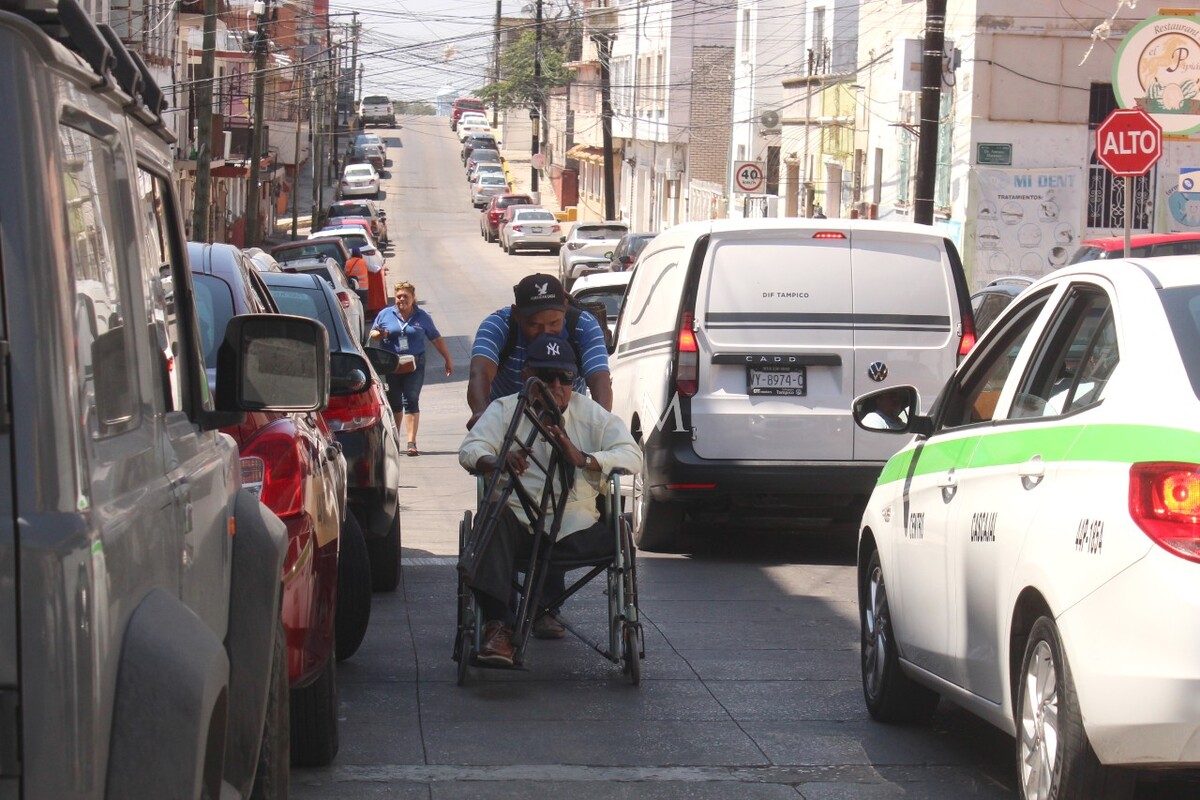 Calles del sur de Tamaulipas no son aptas para minusválidos. Foto: Yazmín Sánchez