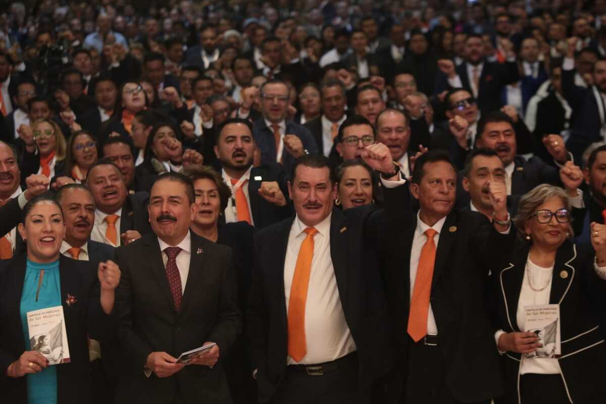 Geraldo Benoit rinde su primer informe en el XIV Pleno Seccional del SNTE Valle de Toluca