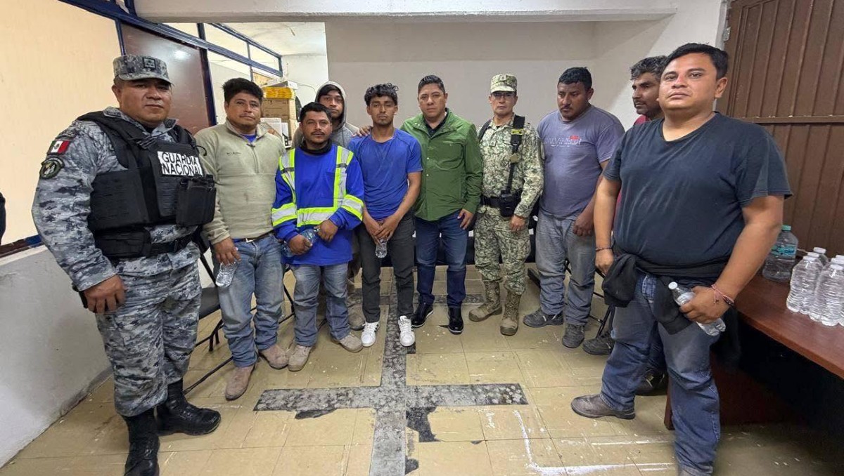 Hallan con vida a electricistas en San Luis Potosí. | Foto: Ricardo Gallardo Cardona