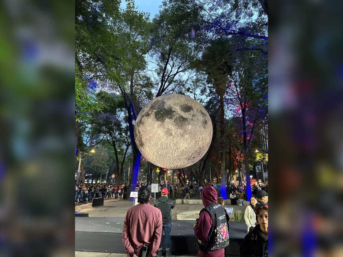 La instalación principal del festival, una luna que integra imágenes de la NASA y ha sido exhibida en más de 30 países. | especial
