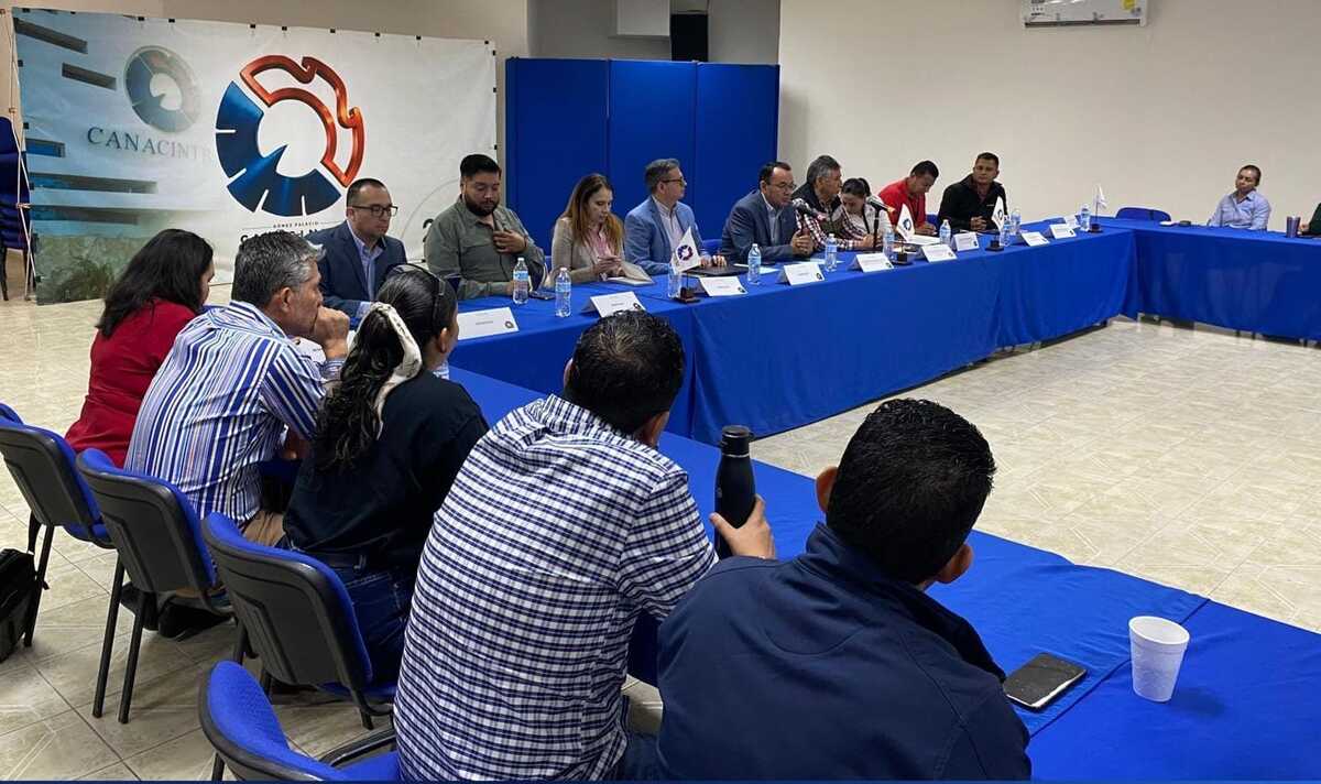 Además se abordaron diferentes dudas de los empresarios y se tocaron aspectos referentes a la legislación ambiental vigente. | Especial