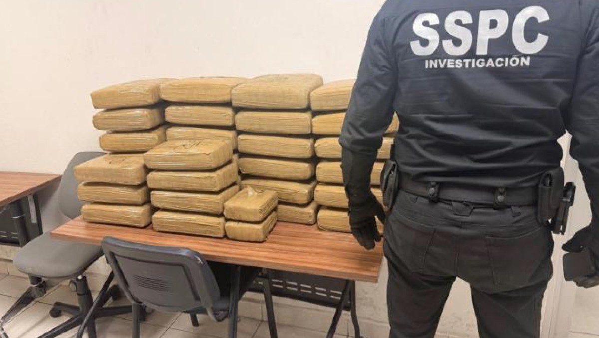 Autoridades aseguraron una camioneta con droga oculta en Morelos. | Especial