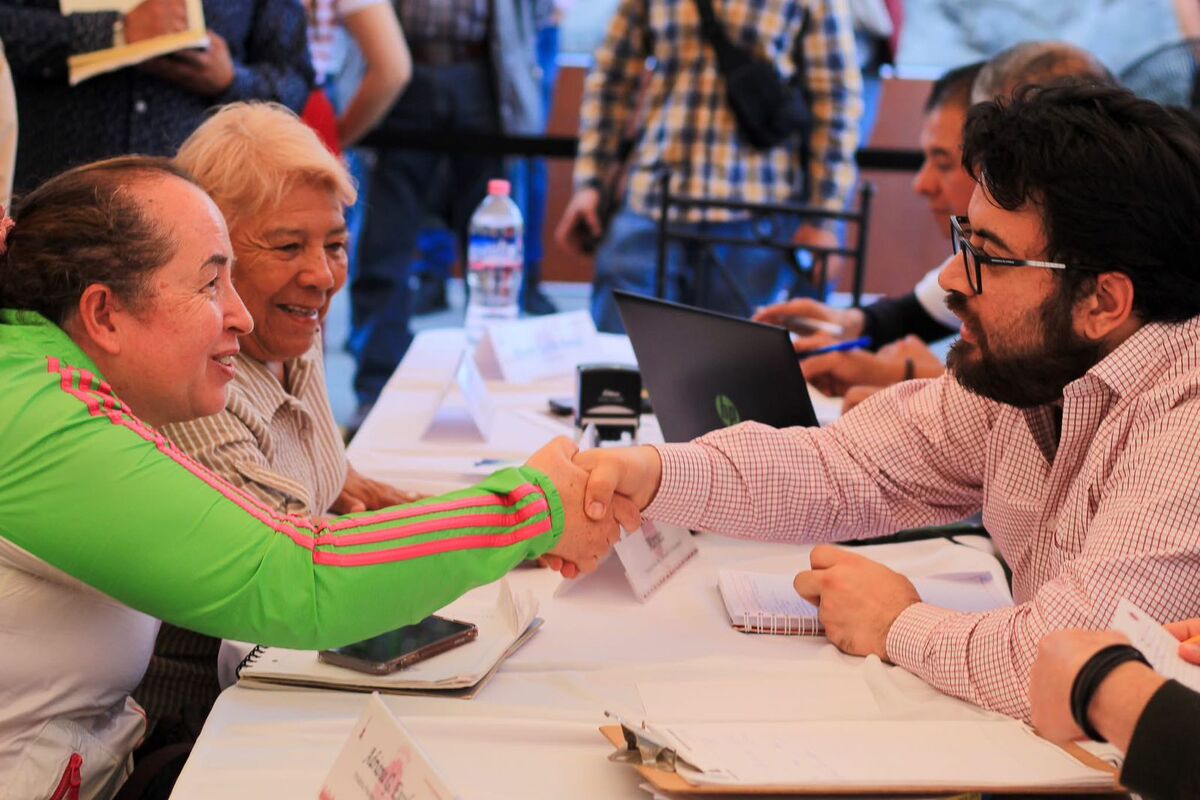 Distintas autoridades vecinales escucharon y atendieron problemáticas vecinales. | Foto: Especial