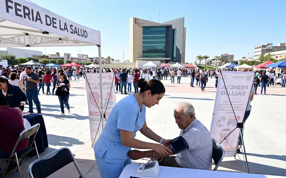Feria de la salud en Torreón. | Foto: IA