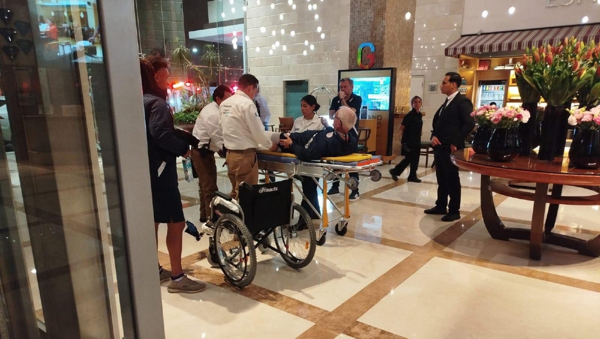 Médico de Nueva Caledonia sufre accidente en Zapopan y termina en el hospital (David Medrano)