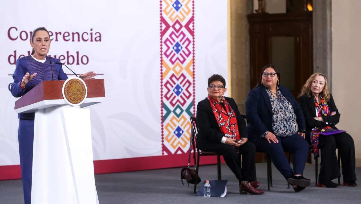 Sheinbaum reiteró que los gasolineros cuentan con incentivos para evitar el aumento en la gasolina. | Foto: Araceli López