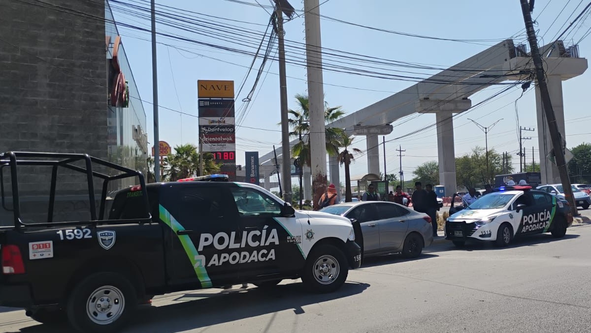 El trabajador intentó cruzar la avenida Miguel Alemán cuando fue atropellado. Foto: Sandra González