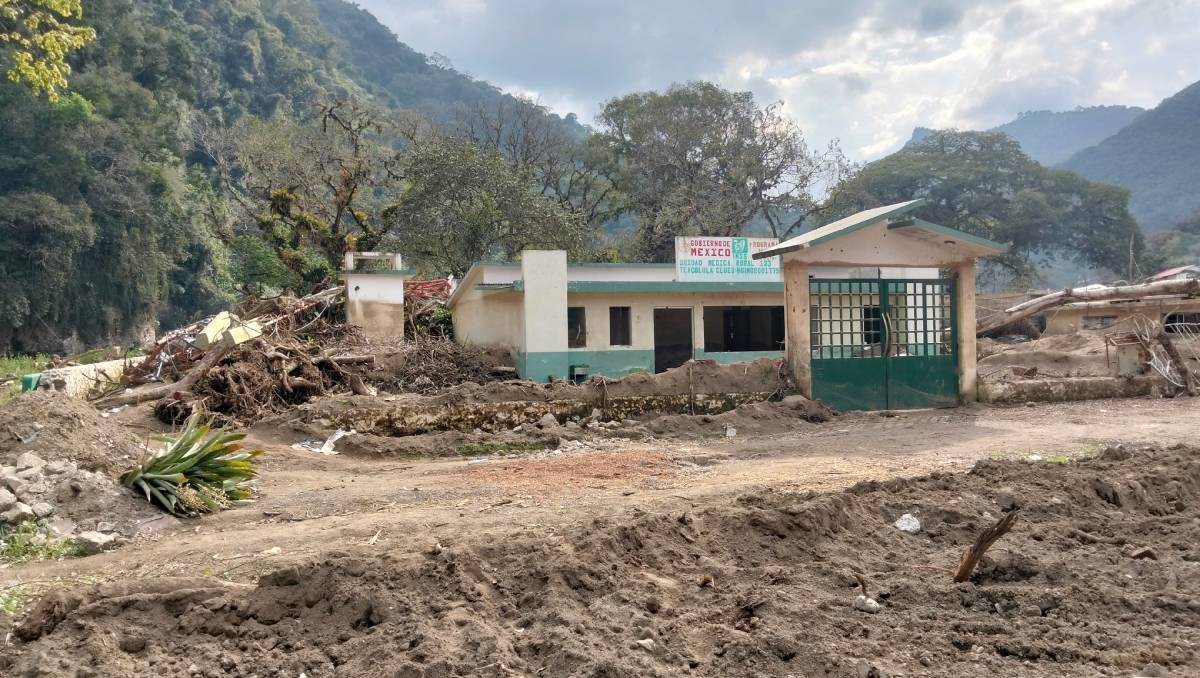 En el barrio alto de Tlacolula desaparecieron 60 viviendas tras el paso de los remanentes del huracán Priscilla. | Alejandro Evaristo