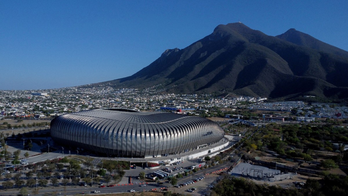 Bolivia y Surinam disputan el último boleto al Mundial 2026 con Irak de por medio (Reuters)