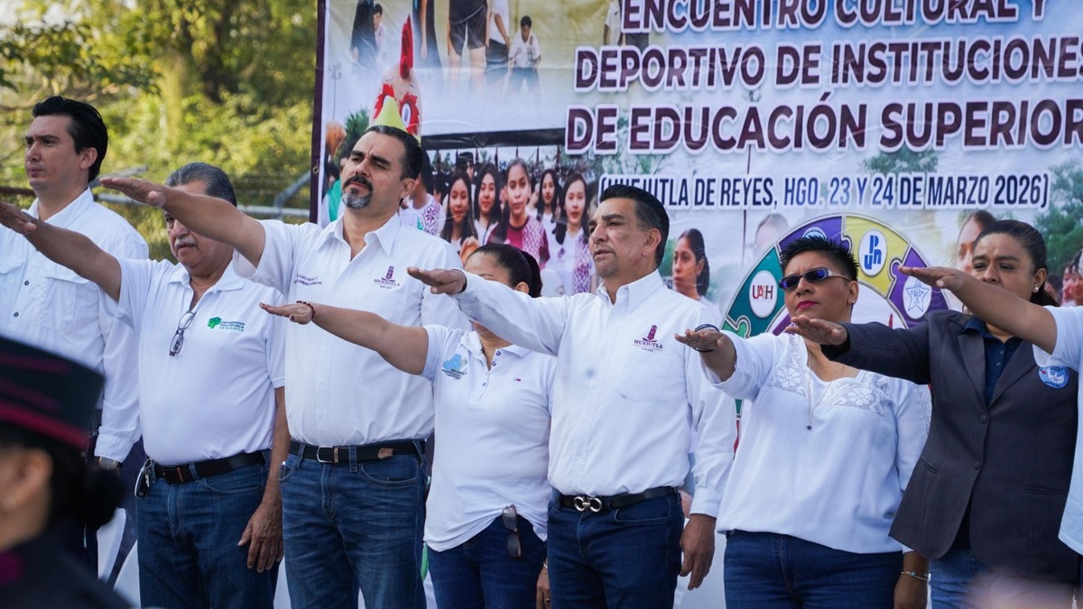 Durante la ceremonia, se llevaron a cabo honores a la bandera. (Cortesía)