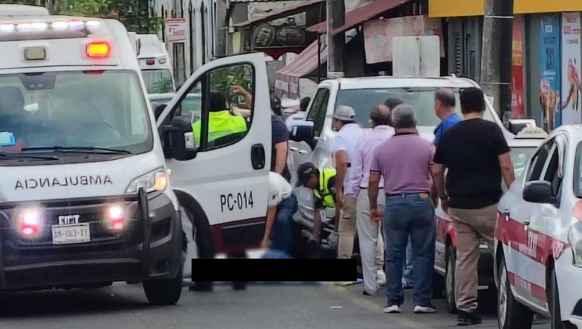 Elementos de emergencias acudieron al área para trasladar al implicado. | Isabel Zamudio