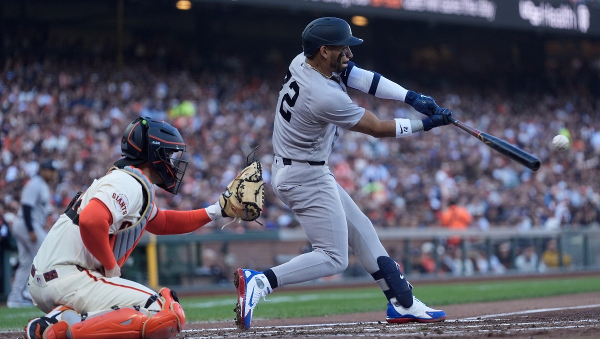 José Caballero estrenó el Sistema ABS en la MLB durante el juego Yankees vs Giants en el Opening Day (AP)