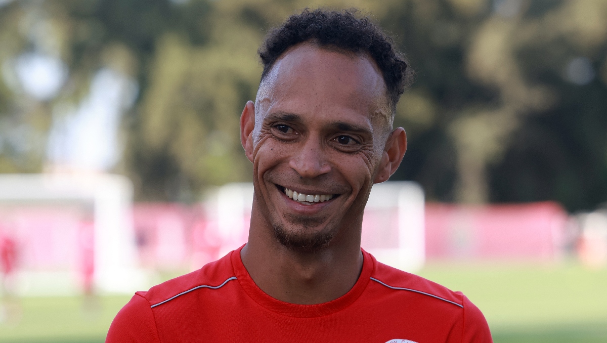 Morgan Mathelon, el maestro de educación física que intentará llevar a Nueva Caledonia al Mundial 2026 (Reuters)