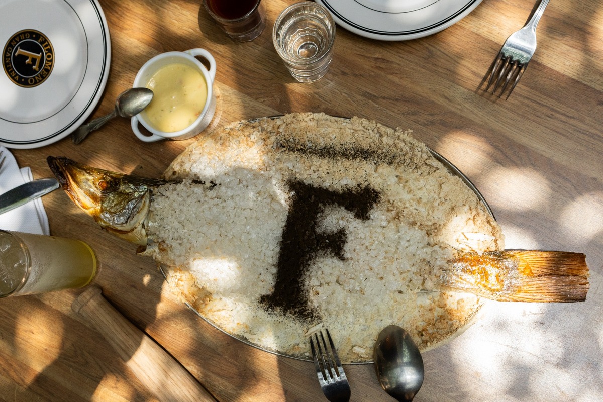 Pescado a la sal que se sirve en Gran Cantina Filomeno / Especial
