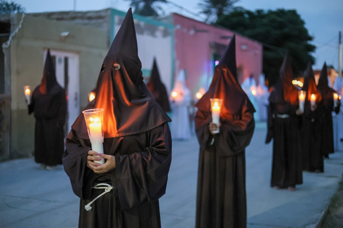La Procesión del Silencio en el Pueblo Mágico de Viesca llega con su onceava edición en esta Semana Santa. (Archivo)