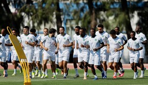 El entrenador Henk Ten Cate y el jugador Jean-Paul Boetius se mostraron optimistas en que Surinam se clasifique en su primer Mundial