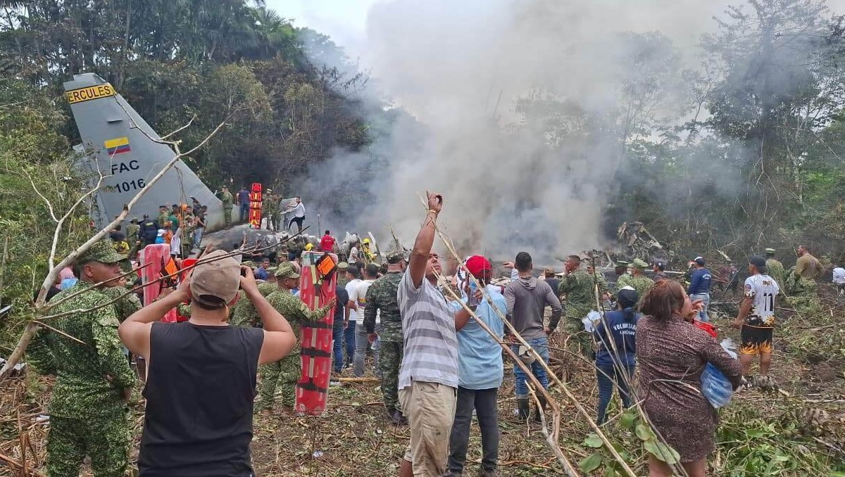 Suman 69 muertos por accidente aéreo en Colombia. | AP