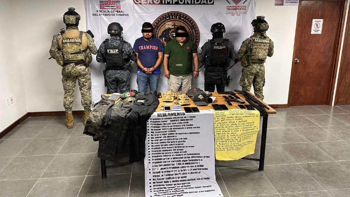 En el lugar fue asegurado una lona con un reglamento. | Foto: Fiscalía General del Estado (FGE) de Chiapas