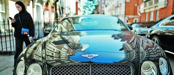 Bentley utiliza su inventario para cumplir con los pedidos realizados antes del conflicto. EFE