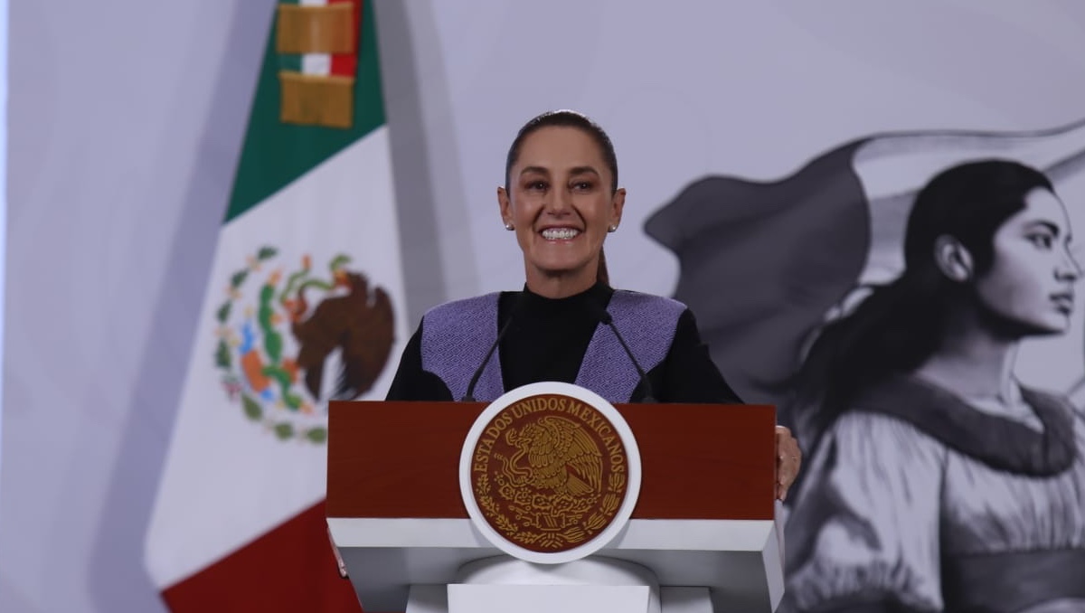 Claudia Sheinbaum celebra aprobación del plan B. | Juan Carlos Bautista