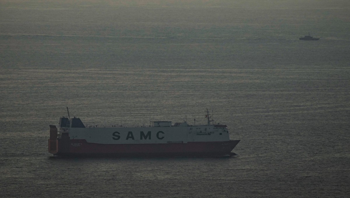 Embarcaciones de carga navegan por el Golfo Pérsico hacia el Estrecho de Ormuz en Emiratos Árabes Unidos | AP