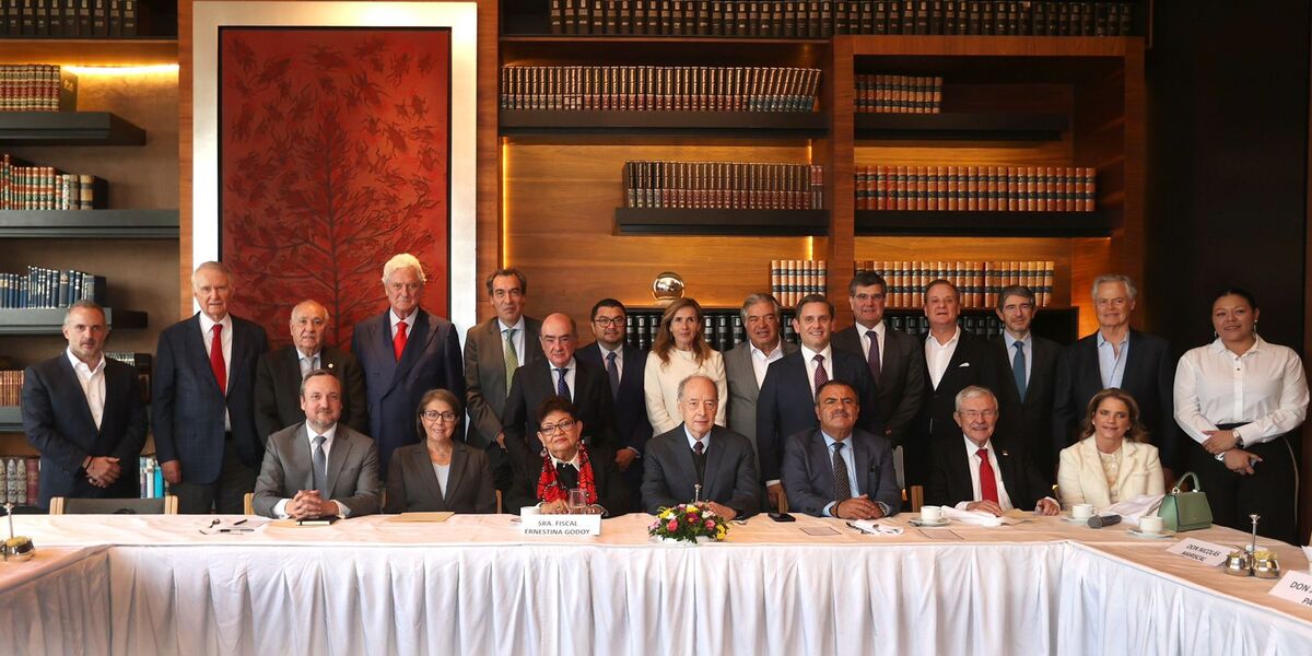 Ernestina Godoy Ramos se reunió con líderes empresariales.