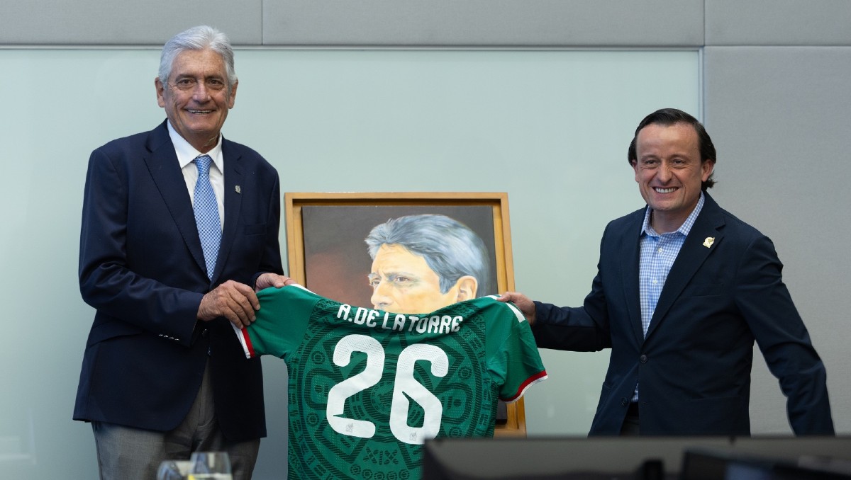 La Federación Mexicana de Futbol rinde homenaje al ex presidente Alberto de la Torre (FMF)