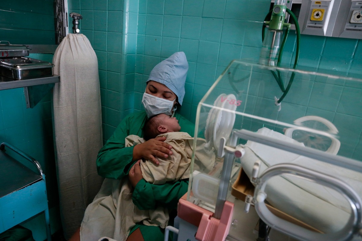 Los hospitales están cancelando operaciones y enviando a los pacientes a casa. (Foto: especial)