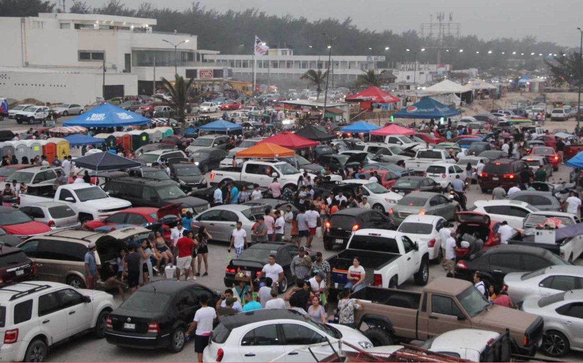 El icónico Playazo que año con año se da en Playa Miramar y que inaugura, no oficial, la Semana Santa.