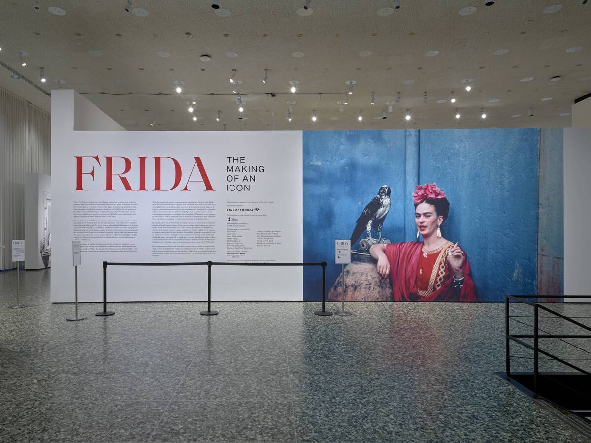 Incluye más de 30 obras de la artista mexicana y 120 piezas de cinco generaciones de creadores. (Cortesía: Museum of Fine Arts)