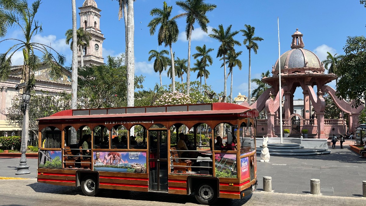 Tranvía recorre el centro de Tampico. (Yazmín Sánchez)